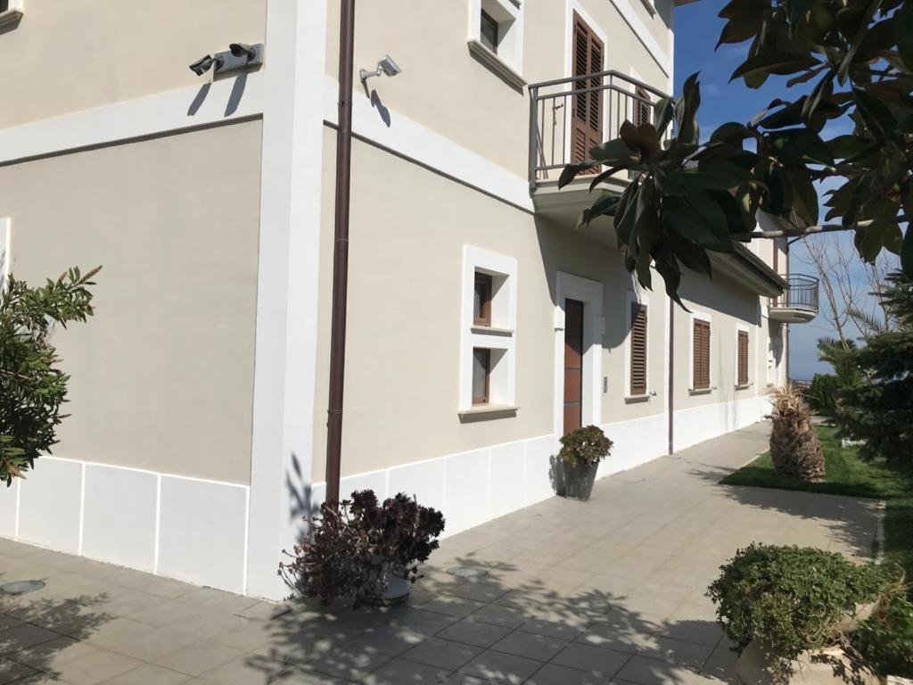 Villa Torre Degli Ulivi Corigliano Calabro Exterior photo